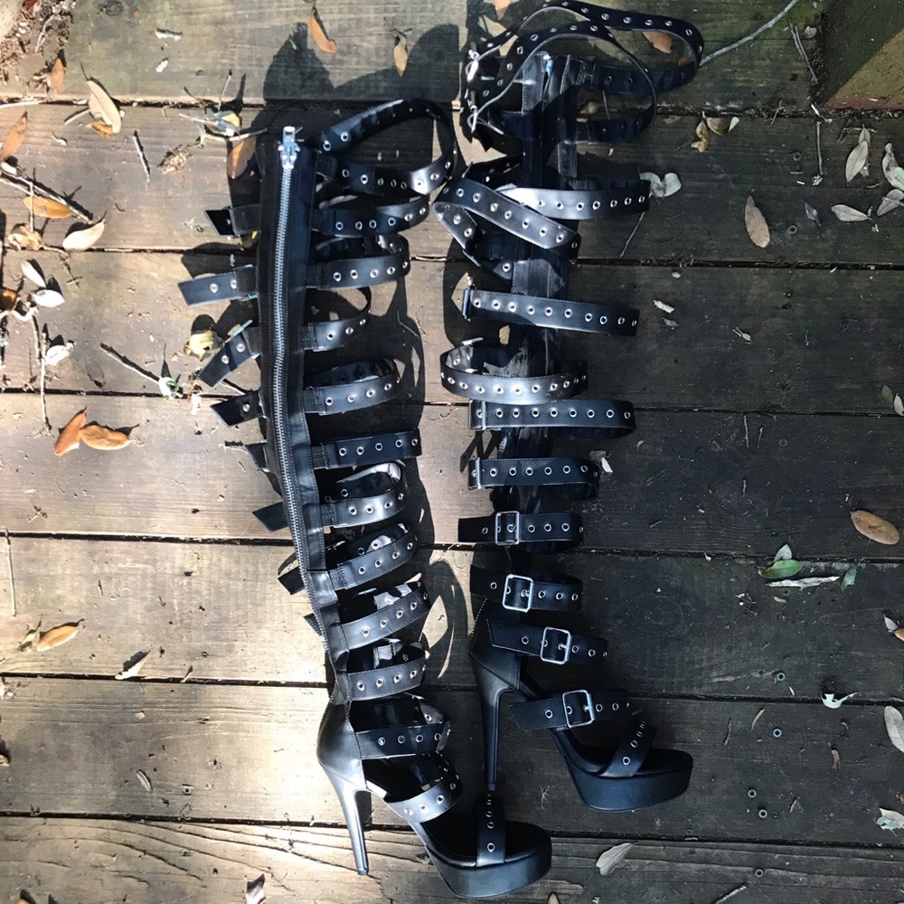 CURRENT MOOD DOLLS KILL THIGH HIGH BUCKLE HEELS